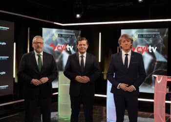 Los candidatos a la presidencia de la Junta, Carlos Pollán, Alfonso Fernández Mañueco y Carlos Martínez, en el plató de CyLTV. / Eduardo Margareto
