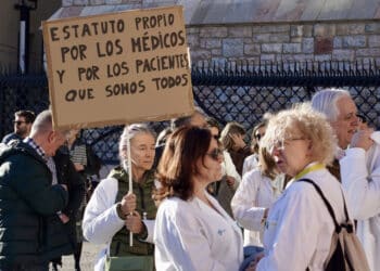 Tercera jornada de paro en protesta contra el Estatuto Marco planteado del Ministerio de Sanidad. / Carlos S. Campillo