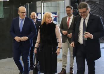 La Consejera de Industria inaugura la jornada de lanzamiento del programa DrIH. / María Lorenzo