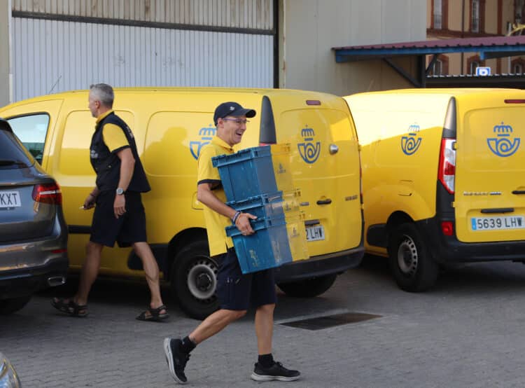 El solicitante tiene de plazo hasta el miércoles, 11 de marzo, para entregar su voto en cualquier oficina de Correos. / Brágimo