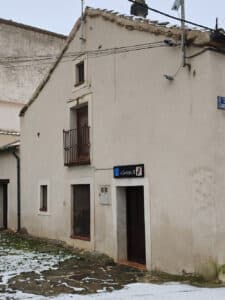 Casas por la Calle La Canongia y la Travesía de La Canongia en Hontoria.