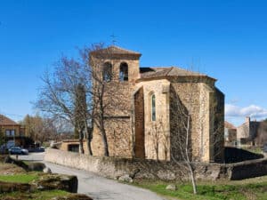 Oteros, vaguadas y valles (II) 8 Iglesia románica de San Sebastián.