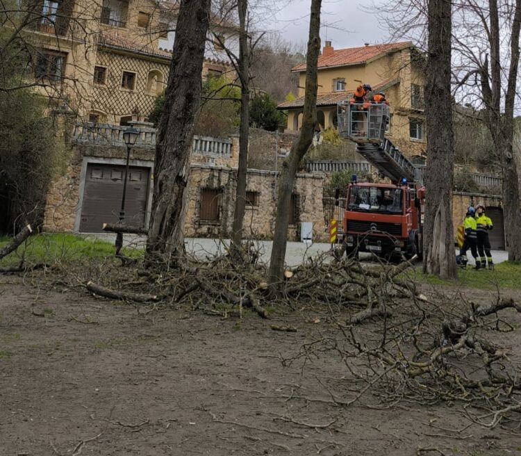 Intervención de los bomberos. /AYUNTAMIENTO DE SEGOVIA