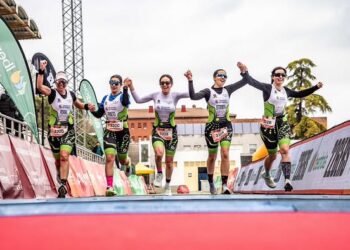 La delegación del club segoviano en la cita en Ciudad Real./T. LACERTA