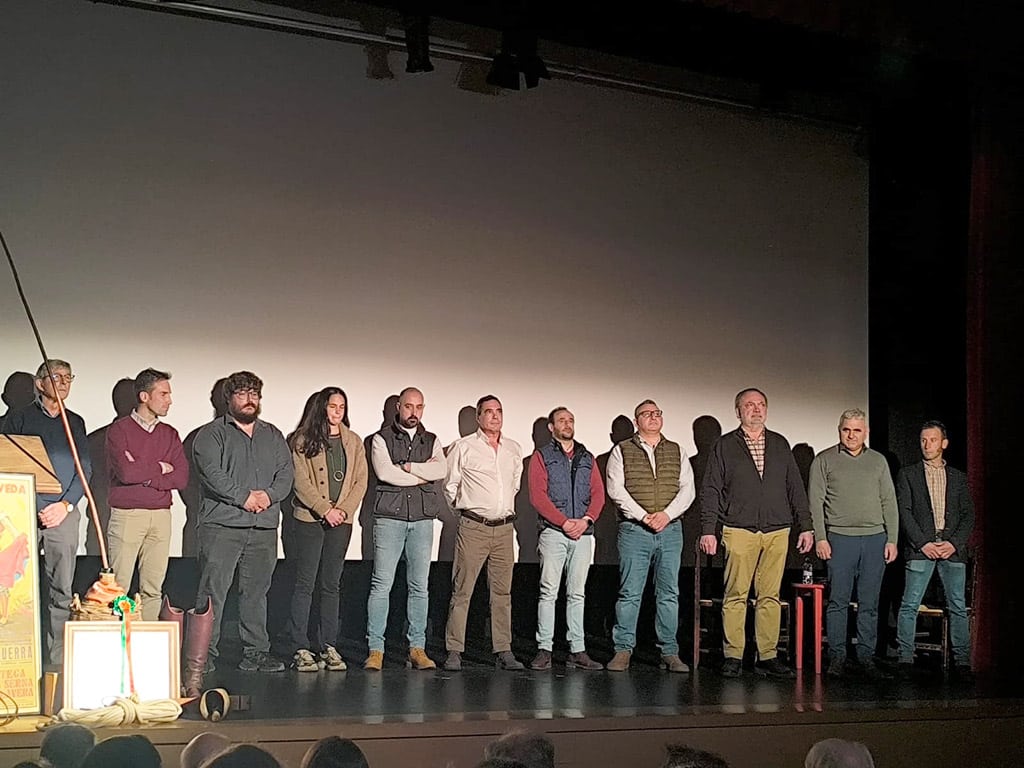 Miembros de la Asociación El Encierro de Sepúlveda, durante la presentación del proyecto en el Teatro Bretón. / ASOCIACIÓN EL ENCIERRO DE SEPÚLVEDA