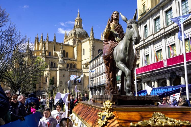 Bendición de Palmas, Misa y Procesión de Domingo de Ramos - Héctor Criado
