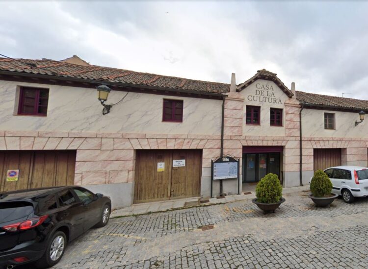 Fotografía de archivo. Casa de la Cultura en la plaza del Matadero / E.A.