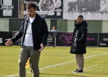 Joaquín Gómez en un instante de encuentro entre Segoviana y Bergantiños en La Albuera./J.MARTÍNG-.SEGOVIANA