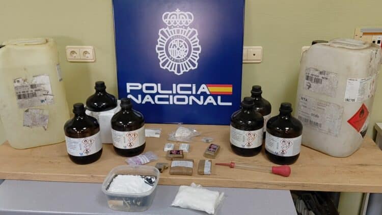 Material incautado por la Policía Nacional en la operación "Rifata".