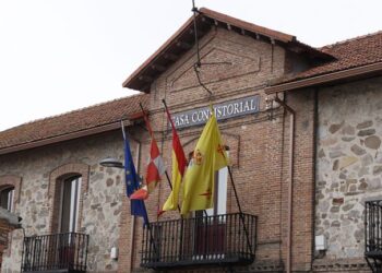 Casa Consistorial de Navas de Oro en una fotografía de archivo / NEREA LLORENTE