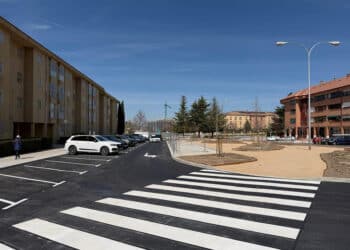 Aspecto de la plaza Calderón de la Barca, en el barrio de Nueva Segovia, tras las obras y el asfaltado. / AYUNTAMIENTO DE SEGOVIA