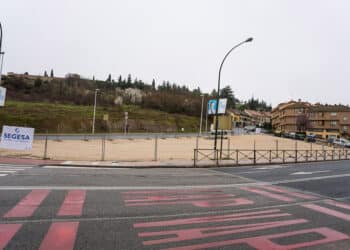 Vía Roma, a su paso por el espacio creado entre la calle San Gabriel y la glorieta de Melitón Martín. / HÉCTOR CRIADO