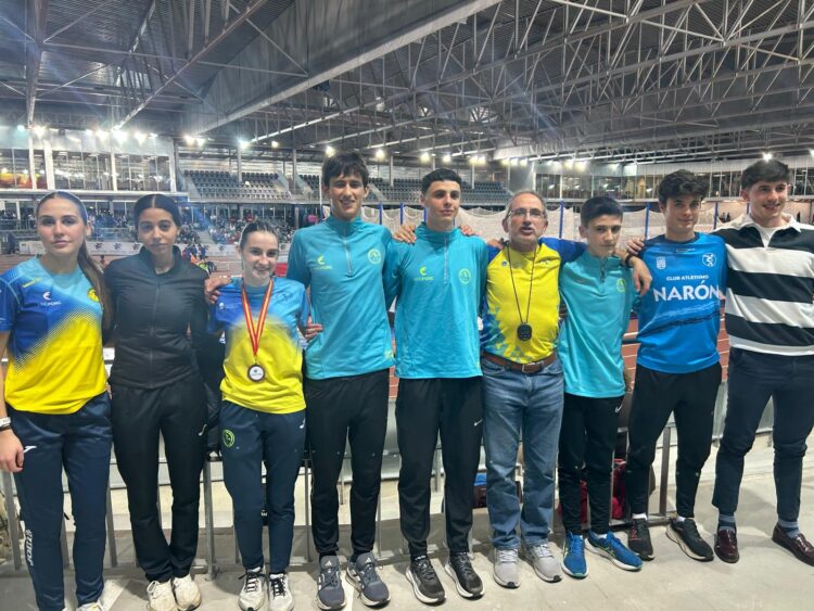 La delegación del club segoviano durante la cita en Salamanca./SPORTING SEGOVIA