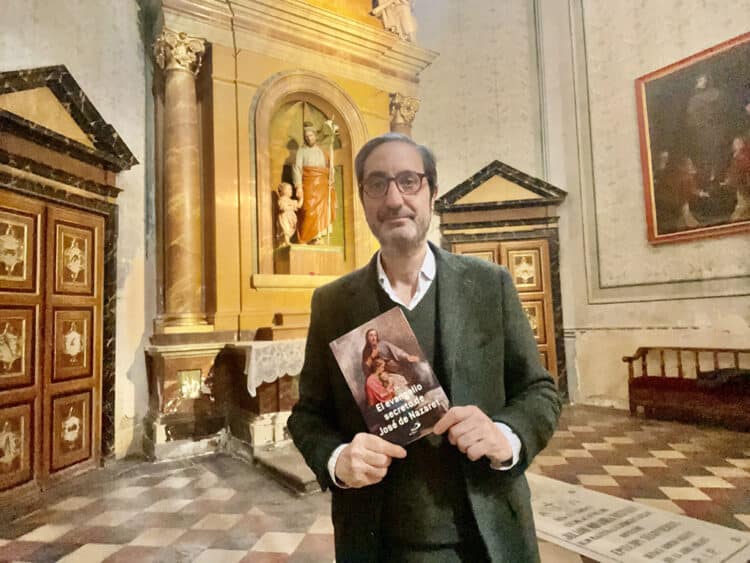 El escritor Raúl Mir presenta ‘El evangelio secreto de San José’. / COMUNICACIÓN RAÚL MIR