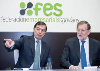 Alfonso Fernández Mañueco y Mariano Rajoy, en la sede de la FES. / HÉCTOR CRIADO