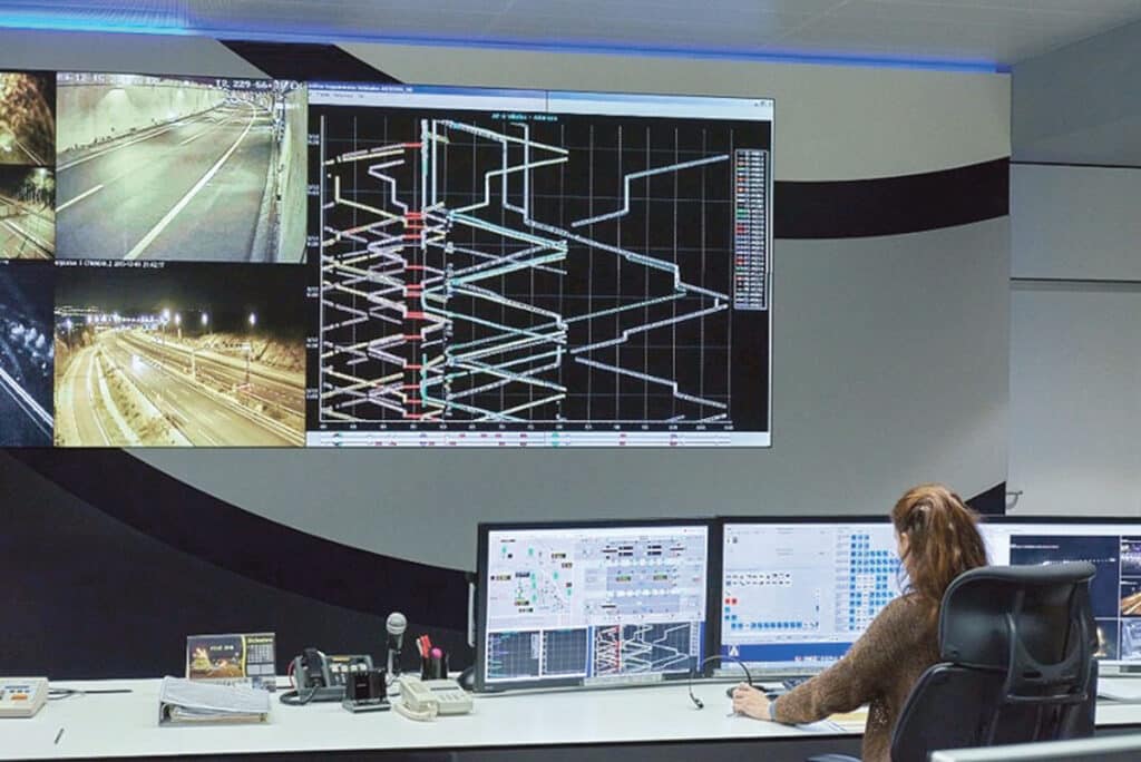 Túnel de Guadarrama, innovación y seguridad al servicio de una movilidad estratégica 2 W Centro control 1