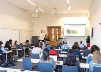 Estudiantes de IE University analizan en Segovia los desafíos de la gestión urbana del agua 2 Los trabajos combinan análisis científico, trabajo de campo y propuestas de planificación urbana orientadas a mejorar la gestión sostenible de los recursos hídricos. / Roberto Arribas