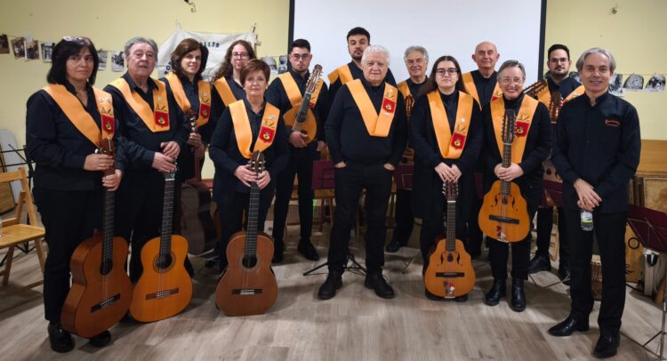 Rondalla ‘Taller cultural de Fuentepelayo’./JUAN CRUZ