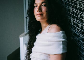 Begut presentará su primer álbum.