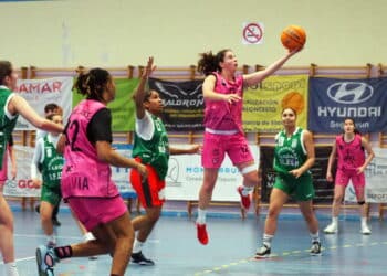 Un instante del encuentro entre el equipo segoviano y Universidad de León./CD SPORDEPORTE