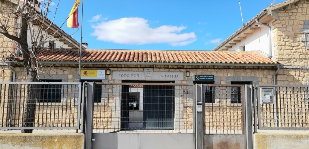 Agradecimiento y reconocimiento a la labor de la Guardia Civil de Cantimpalos 2 Cuartel de la Guardia Civil de Cantimpalos.