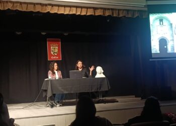 Momento de la conferencia. /AYUNTAMIENTO DE CUÉLLAR