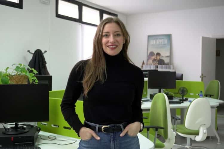 “Los castellanos y leoneses somos inteligentes, Mañueco revalidará” 1 Ester Muñoz, en la redacción de El Adelantado este miércoles. /Héctor García