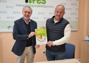 Firma del acuerdo entre ambas instituciones / FES