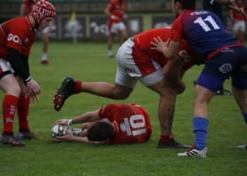 Un instante del encuentro en el campo de Paraninfo de Ciudad Universitaria entre el equipo segoviano y el Cisneros. /RAC LOBOS