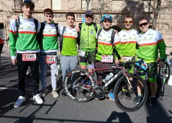 Delegación del club segoviano durante la cita en Cáceres./T. LACERTA