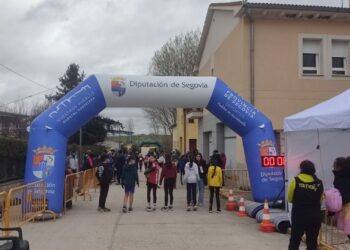 Un instante de la jornada deportiva con pruebas infantiles./LA FRAGUA DE MUÑOVEROS