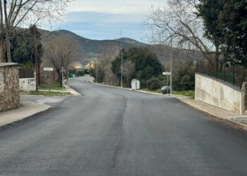 Trabajos de asfaltado y pavimentación en diversas calles del municipio. / RR.SS. AYTO. DE EL ESPINAR