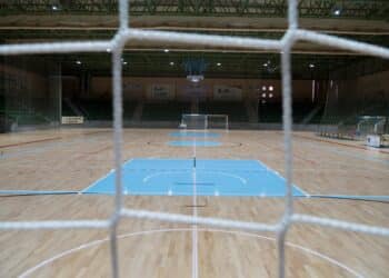 Cancha vacía del pabellón Pedro Delgado. / J.M.