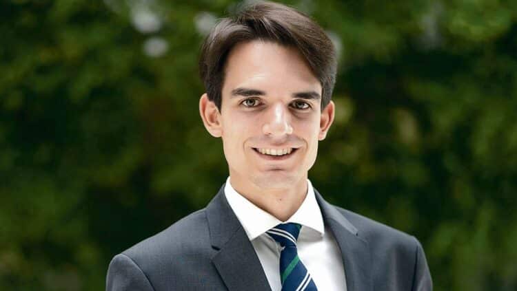 “Quiero implicar más a los jóvenes para que continúen con esta tradición” 1 Víctor Martín Calera, presidente la Junta de Cofradías de la Semana Santa de Segovia. / Junta de Cofradías