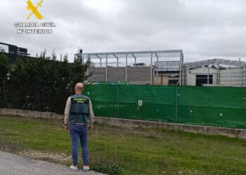 Sustrajeron material de acero inoxidable, ocasionando unos daños a la empresa por un valor total de 26.317,50 euros / GUARDIA CIVIL