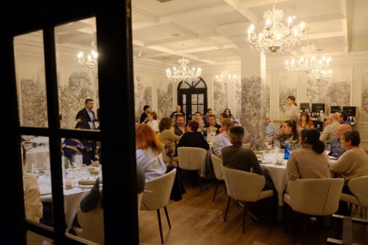 El Restaurante Reina XIV recibió un Sol en la gala celebrada el pasado mes en Tarragona./ E.A.