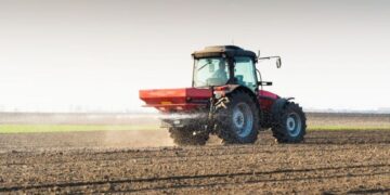 Las organizaciones agrarias advierten de un fuerte impacto en las explotaciones y piden al Gobierno un refuerzo urgente de las ayudas. / UCCL