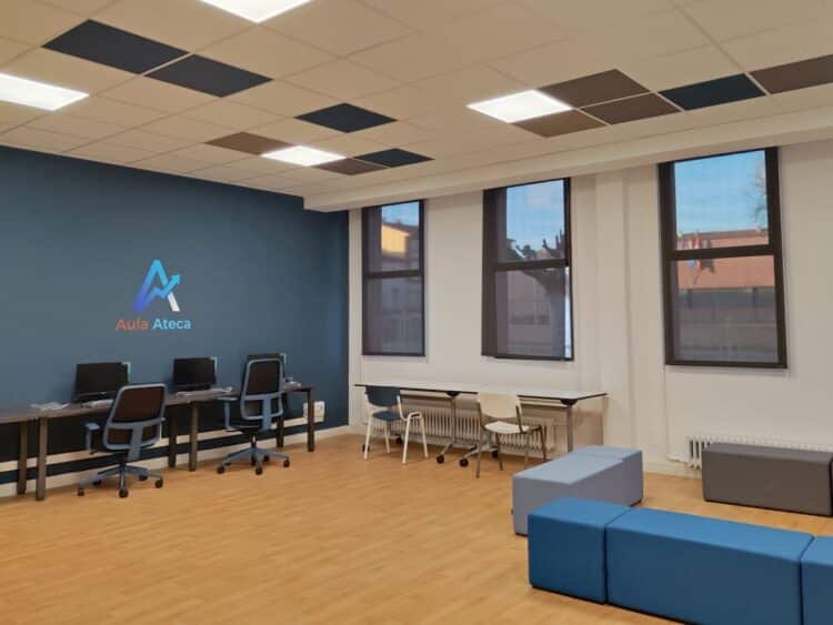 El IES ‘Sierra de Ayllón’ inaugura su nueva aula ‘ATECA’ de innovación digital 1 Vista de la nueva aula para el alumnado de Administración y Gestión / JCYL