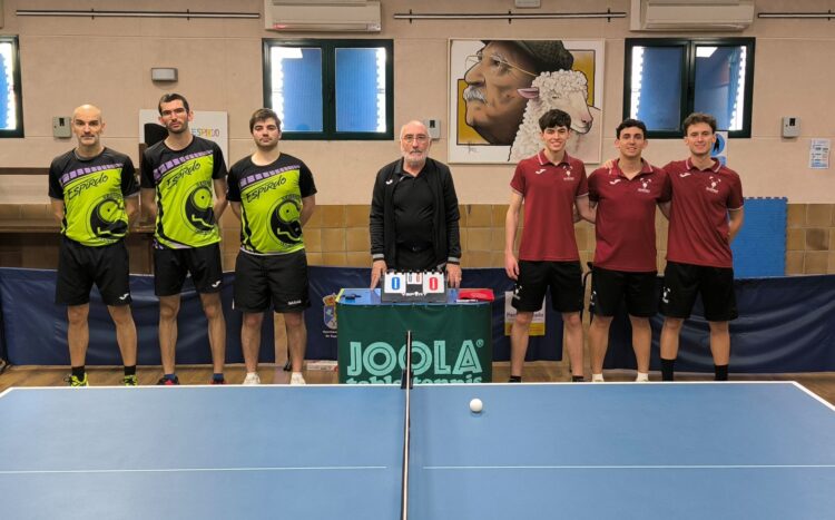 Los protagonistas del partido jugado en Espirdo./ SEGHOS