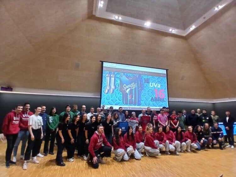 Equipo de la Universidad de Valladolid que tomará parte en la tercera edición del Sportfest que se desarrollará durante la jornada el 16 de abril./ UVA