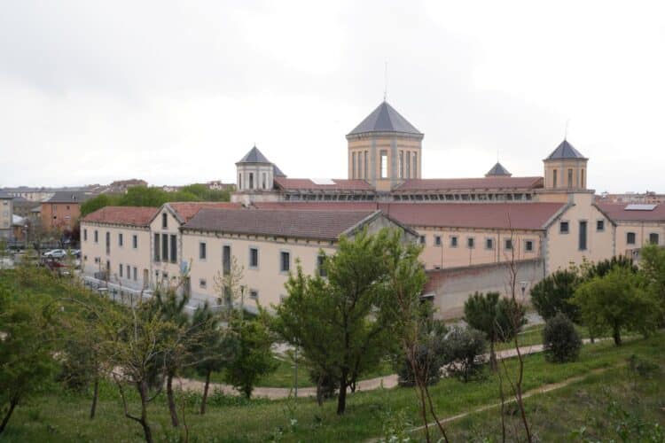 Medio siglo de la fuga de la cárcel de Segovia: el túnel que sorprendió a un país 1 Imagen actual de la antigua cárcel de Segovia, convertida ahora en un centro de creación cultural./ HÉCTOR CRIADO