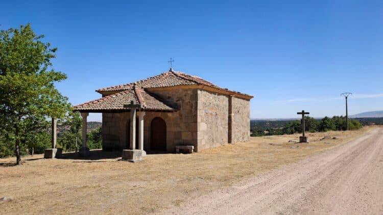 Ermita de la Virgen de la Adrada.
