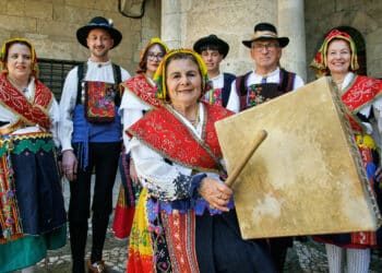 La Asociación del Pandero Cuadrado de Peñaparda, premio a la mejor iniciativa. / Vicente