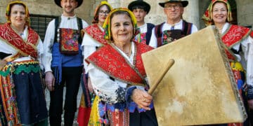 La Asociación del Pandero Cuadrado de Peñaparda, premio a la mejor iniciativa. / Vicente