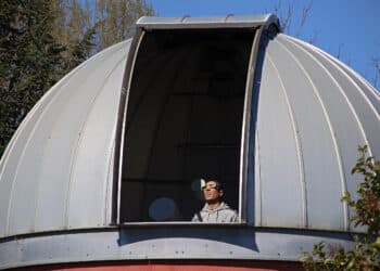 El Gobierno autonómico llama a la responsabilidad y a usar protección ocular adecuada. / Peio García