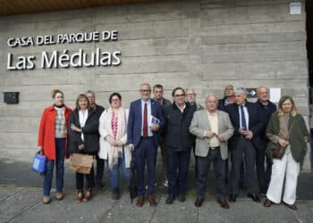 El Consejero de Cultura da a conocer el informe en la Casa del Parque del paraje leonés. / César Sánchez