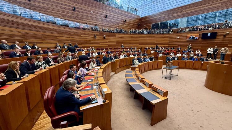 El día 24 de abril se dará por finalizada la composición del Parlamento. / Leticia Pérez