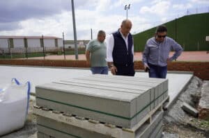 Instante de la visita a la localidad de Veganzones / DIPUTACIÓN