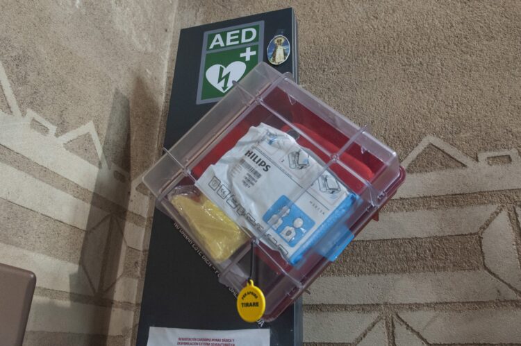 Desfibrilador en un edificio público. /KAMARERO