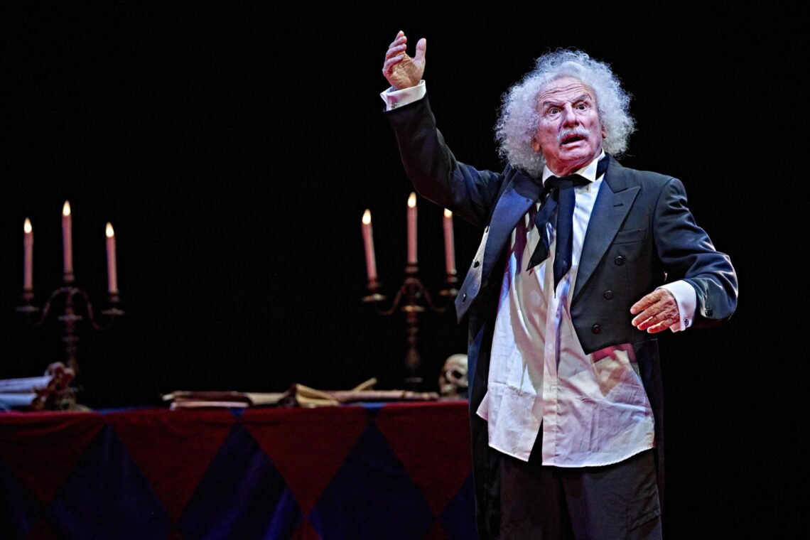 250827 Rafael Alvarez El Brujo Sergio Parra